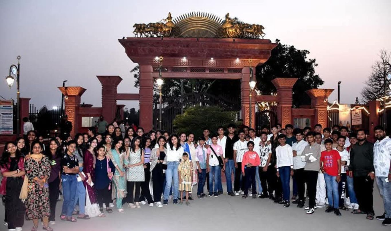 EDUCATIONAL TOUR (2)